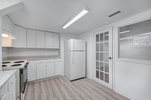 Photo 22 at 9 Bunty Lane, Bayview Village, Toronto