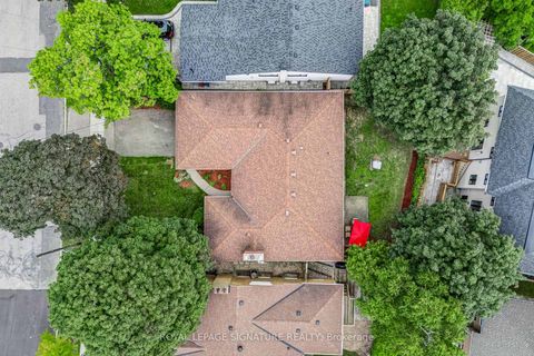 Photo 34 at 9 Bunty Lane, Bayview Village, Toronto