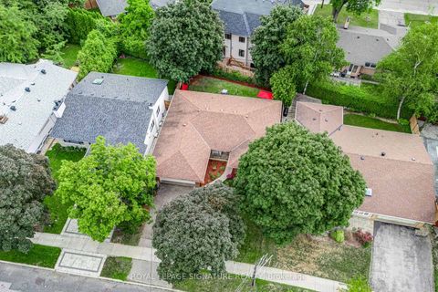 Photo 36 at 9 Bunty Lane, Bayview Village, Toronto