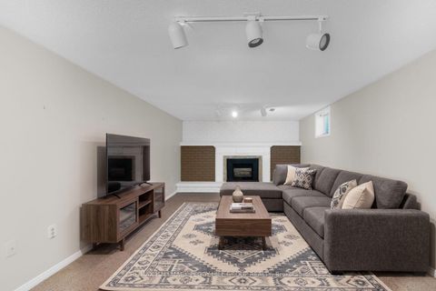 Photo 10 at 22 Richler Crescent, Letitia Heights, Barrie