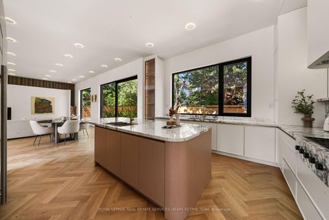 Photo 11 at 7 Lumley Avenue, Leaside, Toronto
