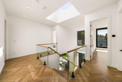 Photo 20 at 7 Lumley Avenue, Leaside, Toronto