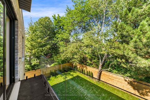 Photo 22 at 7 Lumley Avenue, Leaside, Toronto