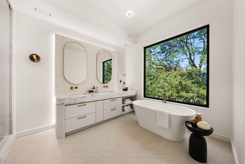 Photo 24 at 7 Lumley Avenue, Leaside, Toronto