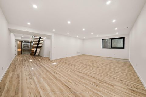 Photo 37 at 7 Lumley Avenue, Leaside, Toronto