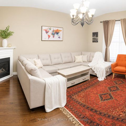 Photo 14 at 44 Matthew Boyd Crescent, Woodland Hill, Newmarket