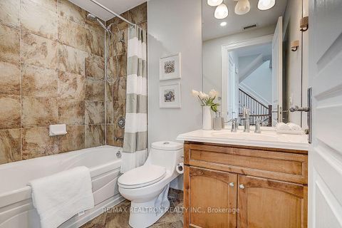 Photo 20 at 274 Duplex Avenue, Newtonbrook West, Toronto