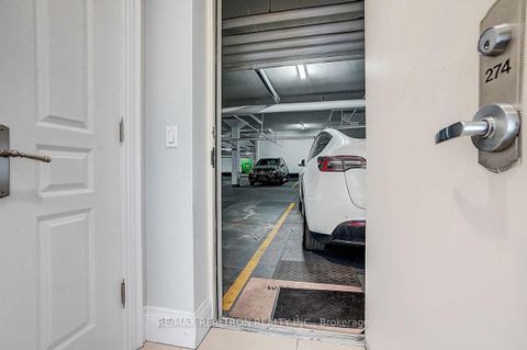 Photo 22 at 274 Duplex Avenue, Newtonbrook West, Toronto