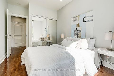 Photo 25 at 274 Duplex Avenue, Newtonbrook West, Toronto