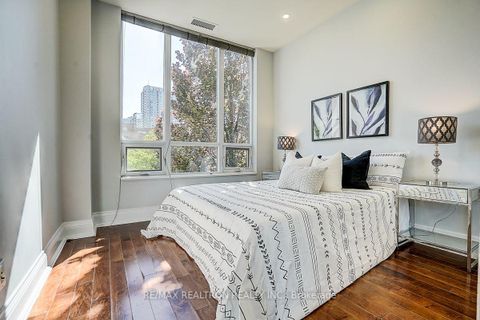 Photo 26 at 274 Duplex Avenue, Newtonbrook West, Toronto