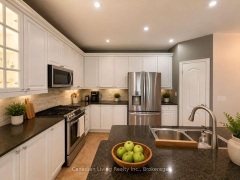 Photo 6 at 136 Regatta Avenue, Oak Ridges, Richmond Hill