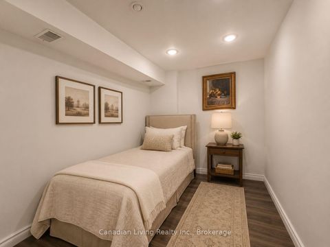 Photo 21 at 136 Regatta Avenue, Oak Ridges, Richmond Hill