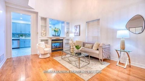 Photo 2 at 89 English Oak Drive, Oak Ridges Lake Wilcox, Richmond Hill