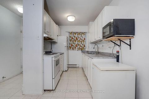 Photo 13 at 207 - 135 Leeward Glenway, Flemingdon Park, Toronto