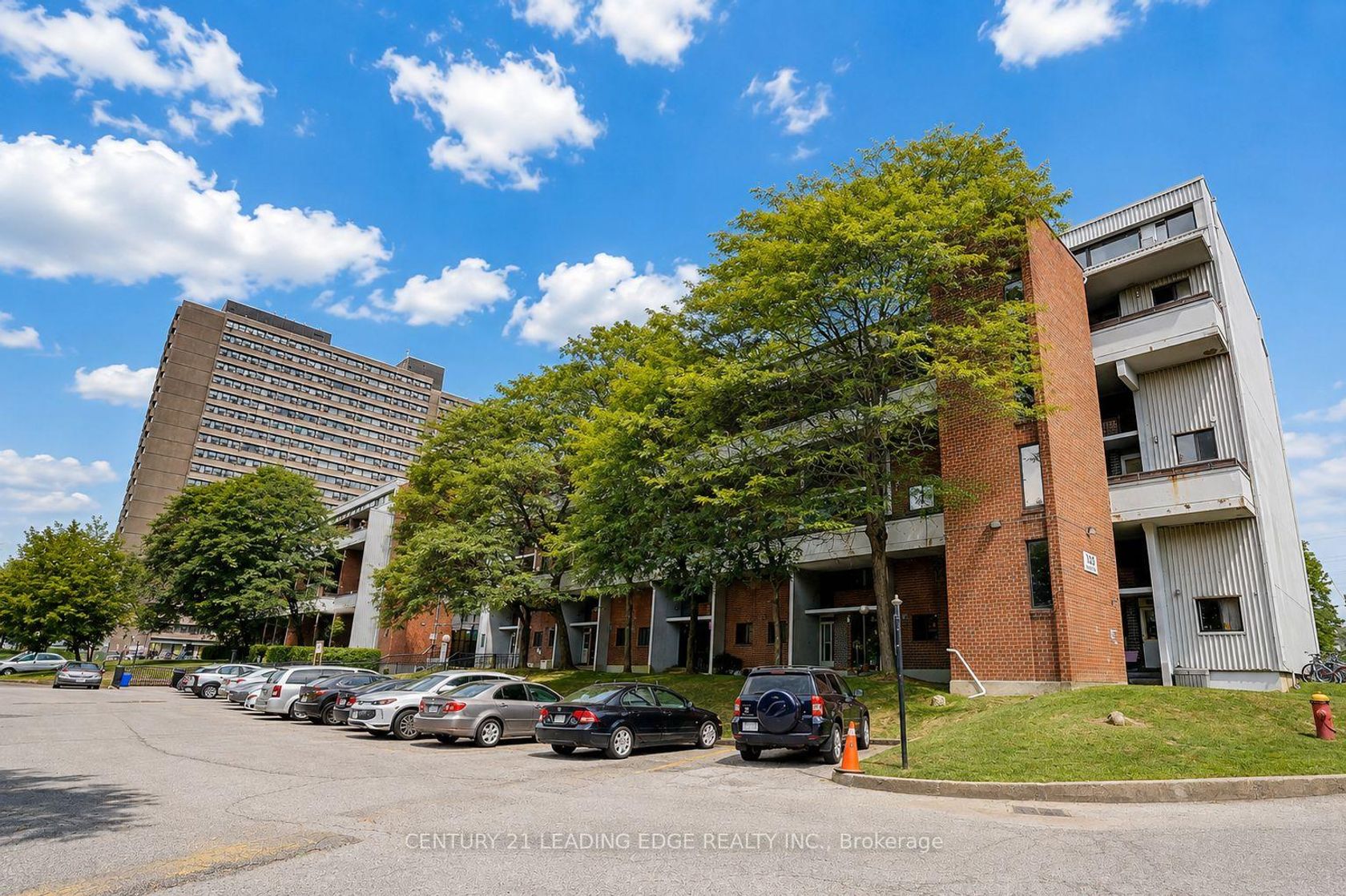 207 - 135 Leeward Glenway, Flemingdon Park, Toronto 