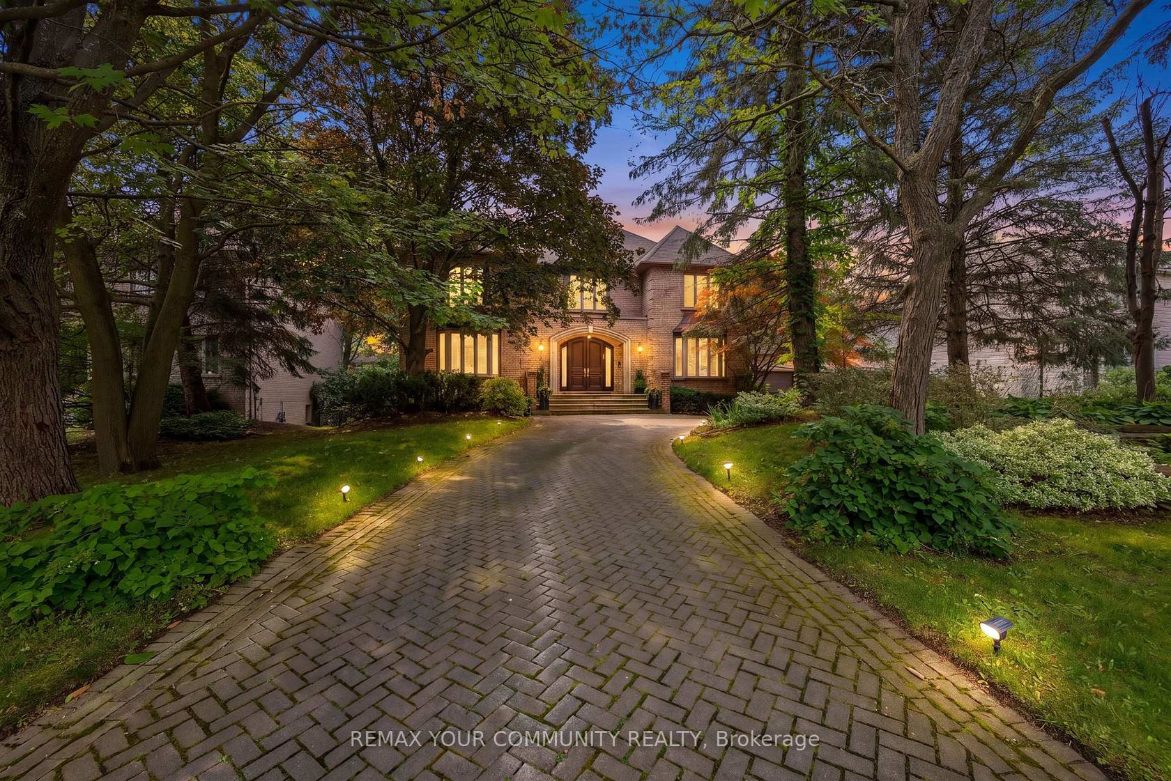 75 Arnold Avenue, Yorkhill, Vaughan photo number 2