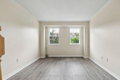 Photo 11 at 23 Ecopark Gate, Rouge E11, Toronto