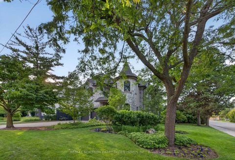 Photo 1 at 100 Munro Boulevard, Windfields, Toronto