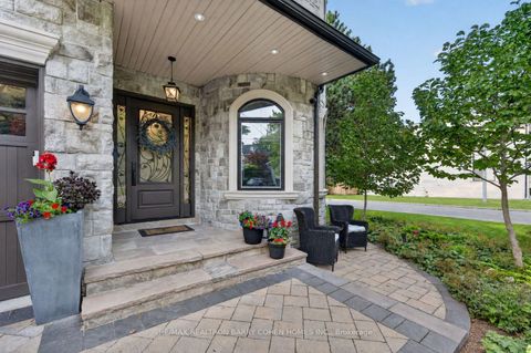 Photo 2 at 100 Munro Boulevard, Windfields, Toronto