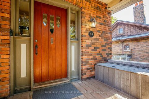 Photo 1 at 204 Ellerslie Avenue, Willowdale West, Toronto