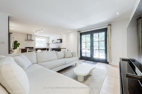 Photo 10 at 204 Ellerslie Avenue, Willowdale West, Toronto