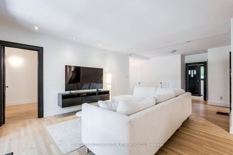 Photo 12 at 204 Ellerslie Avenue, Willowdale West, Toronto