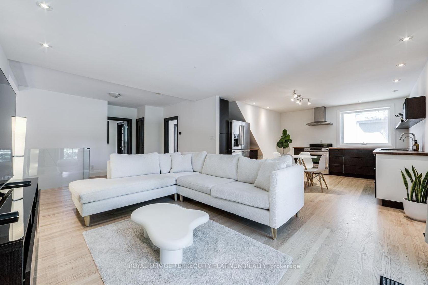 204 Ellerslie Avenue, Willowdale West, Toronto 