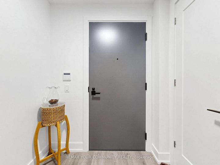 Photo 3 at 963 - 25 Adra Grado Way, Bayview Village, Toronto