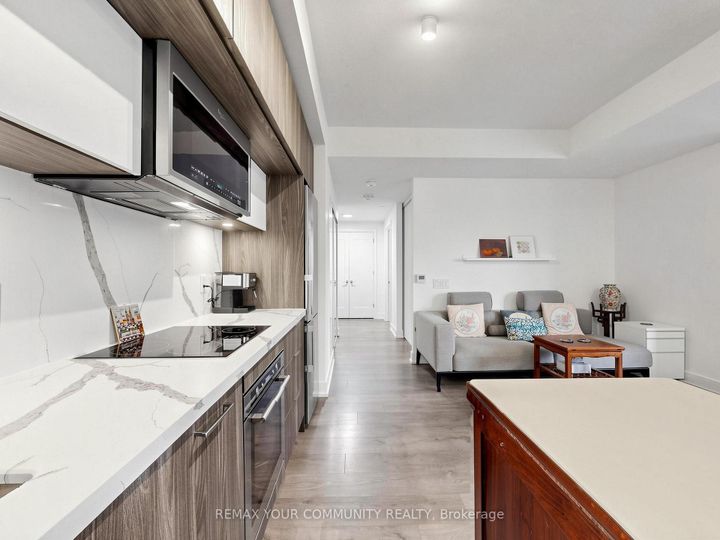 Photo 10 at 963 - 25 Adra Grado Way, Bayview Village, Toronto