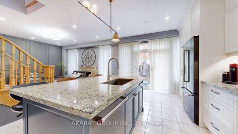 Photo 12 at 28 Saint James Avenue, Vellore Village, Vaughan