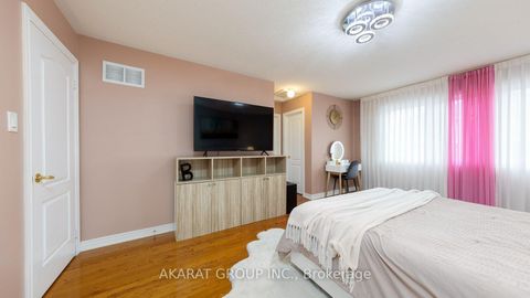 Photo 25 at 28 Saint James Avenue, Vellore Village, Vaughan