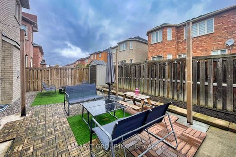 Photo 39 at 28 Saint James Avenue, Vellore Village, Vaughan