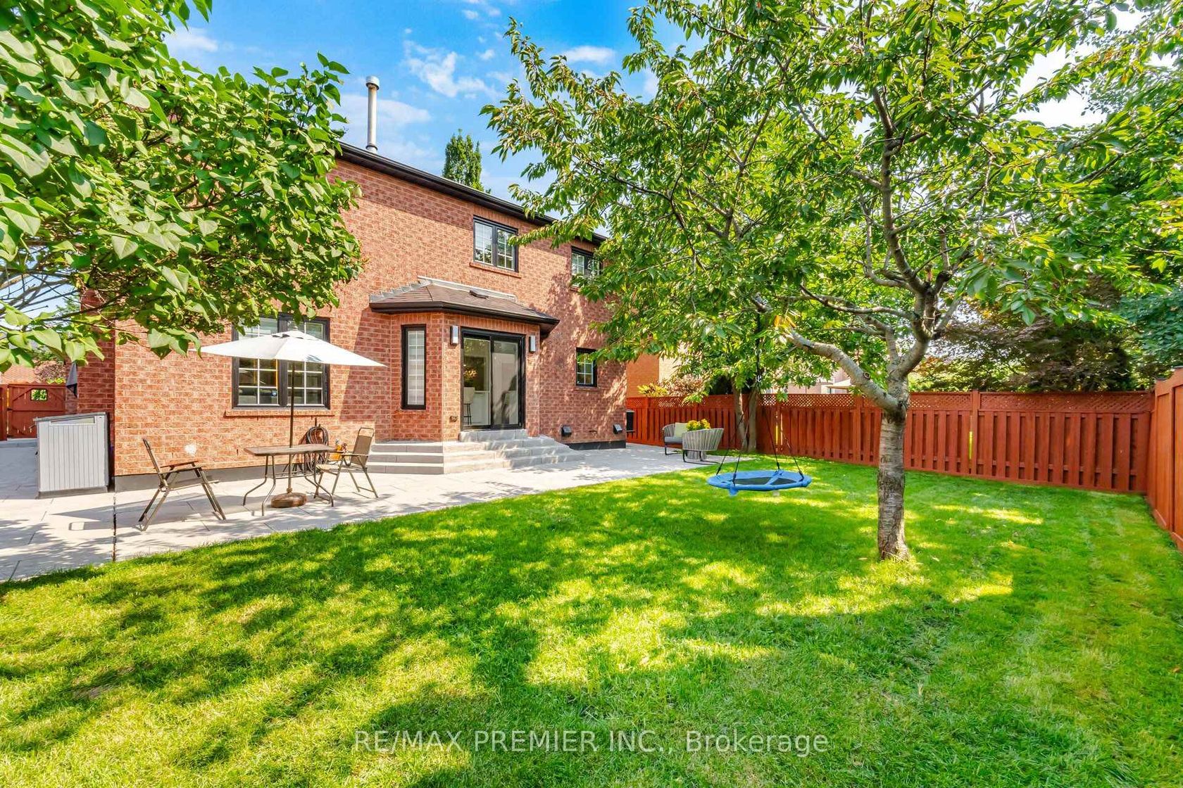 95 Hudson Drive, Maple, Vaughan photo number 2