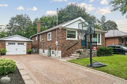Photo 1 at 36 Vernadale Crescent, Birchmount, Toronto