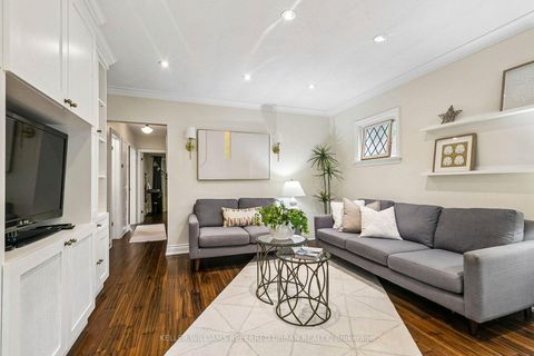 Photo 4 at 36 Vernadale Crescent, Birchmount, Toronto