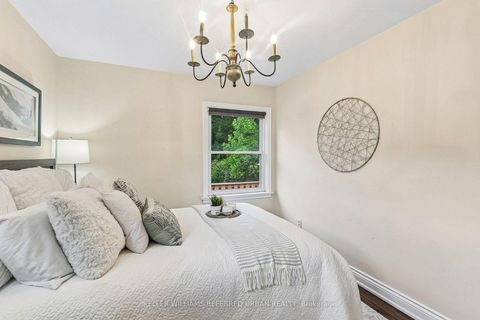 Photo 20 at 36 Vernadale Crescent, Birchmount, Toronto