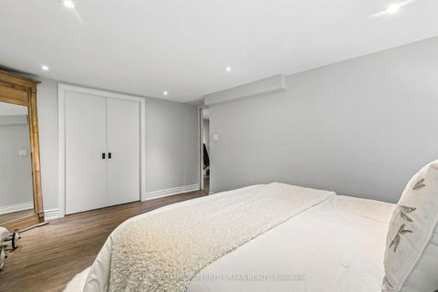 Photo 33 at 36 Vernadale Crescent, Birchmount, Toronto