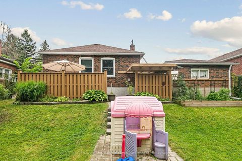 Photo 44 at 36 Vernadale Crescent, Birchmount, Toronto