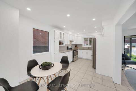 Photo 10 at 182 Tall Grass Trail, East Woodbridge, Vaughan