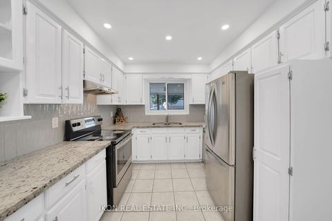 Photo 11 at 182 Tall Grass Trail, East Woodbridge, Vaughan