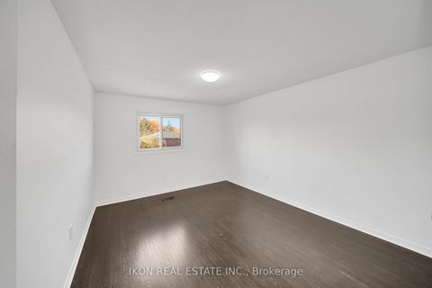 Photo 21 at 182 Tall Grass Trail, East Woodbridge, Vaughan