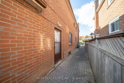 Photo 34 at 182 Tall Grass Trail, East Woodbridge, Vaughan
