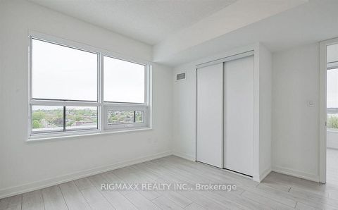 Photo 4 at 521 - 556 Marlee Avenue W, Glen Park, Toronto