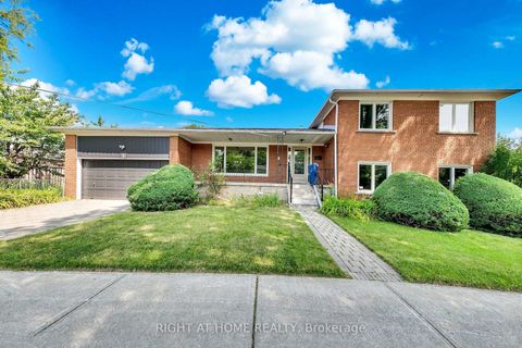 Photo 1 at 88 Peckham Avenue, Newtonbrook West, Toronto