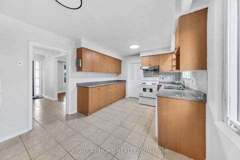 Photo 8 at 88 Peckham Avenue, Newtonbrook West, Toronto