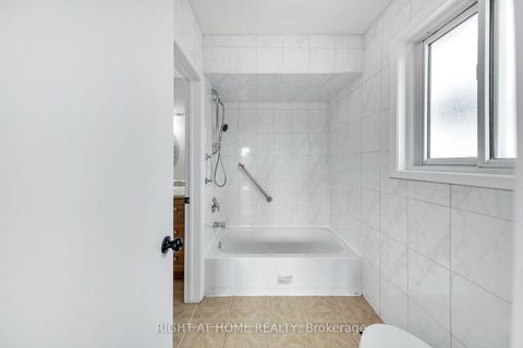 Photo 11 at 88 Peckham Avenue, Newtonbrook West, Toronto