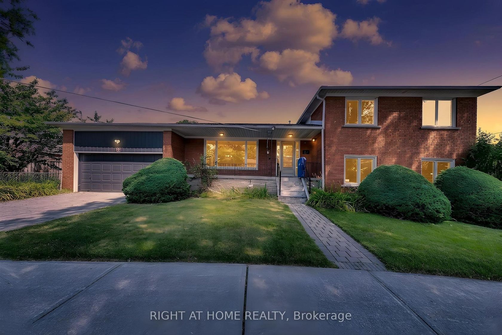 88 Peckham Avenue, Newtonbrook West, Toronto 