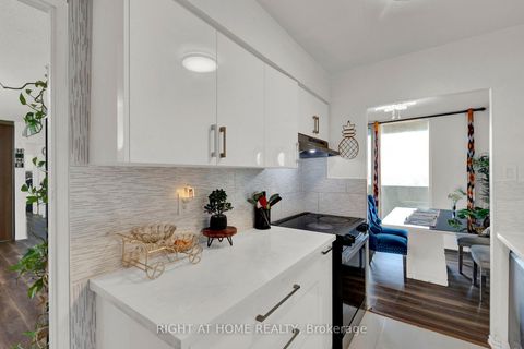Photo 10 at 1608 - 100 Prudential Drive, Dorset Park, Toronto