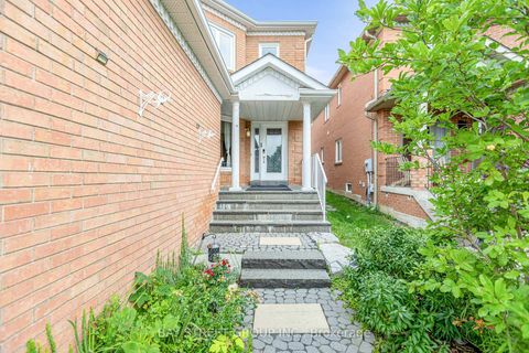 Photo 1 at 14 Rocksprings Avenue, Westbrook, Richmond Hill