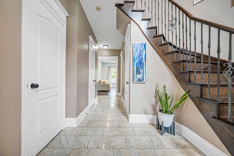 Photo 5 at 14 Rocksprings Avenue, Westbrook, Richmond Hill